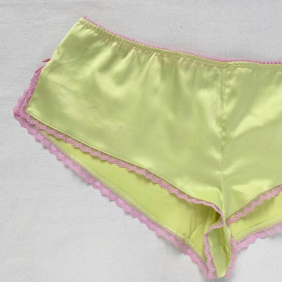 La Senza Tap Shorts in Pale Chartreuse with Pink Trim - Picture 5 of 7
